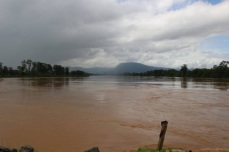 Deputy Governor Inspects Floods in Sanamxay District